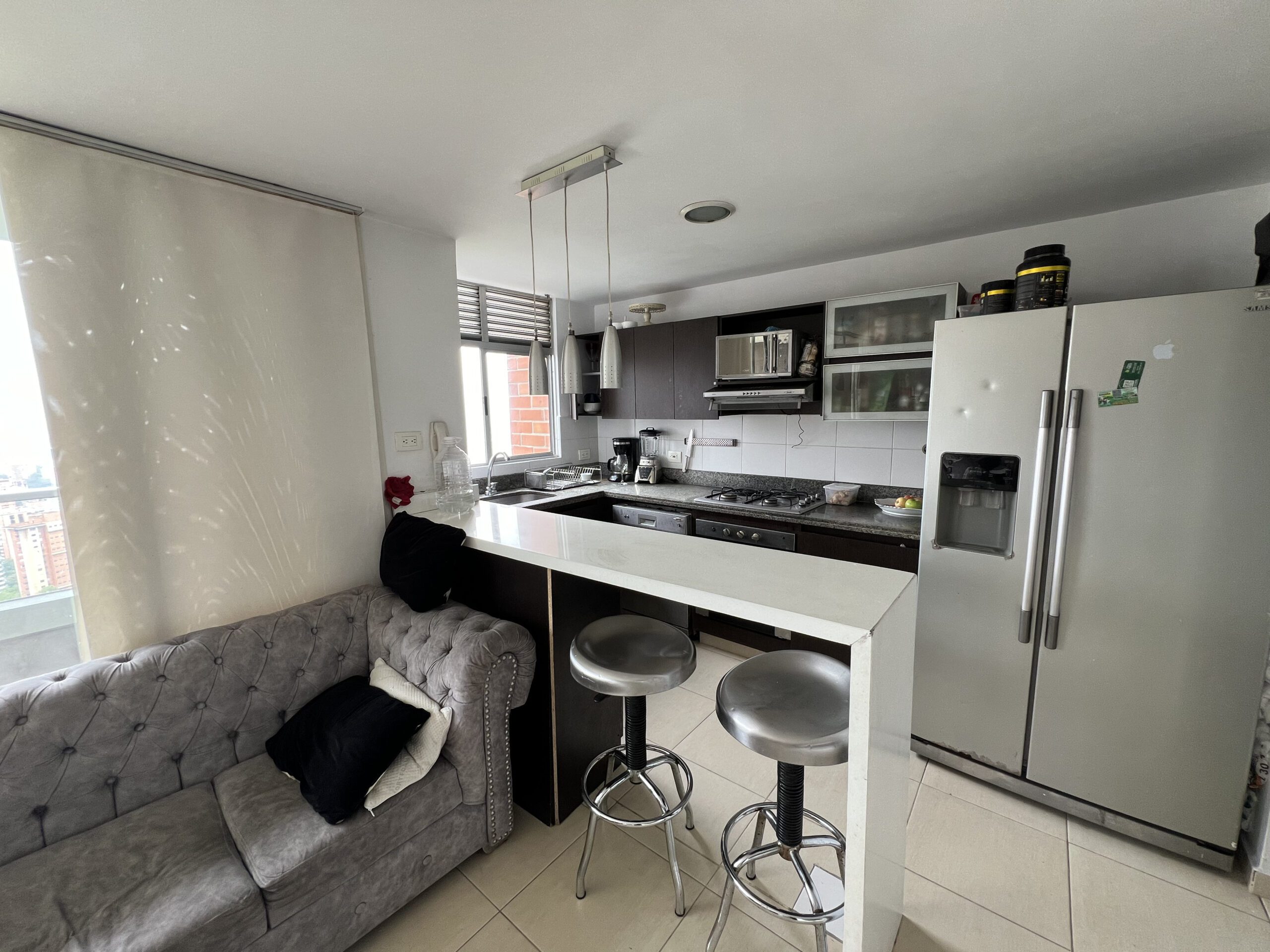 Three-Bedroom Apartment with Stunning City Views in El Poblado — imagen 3