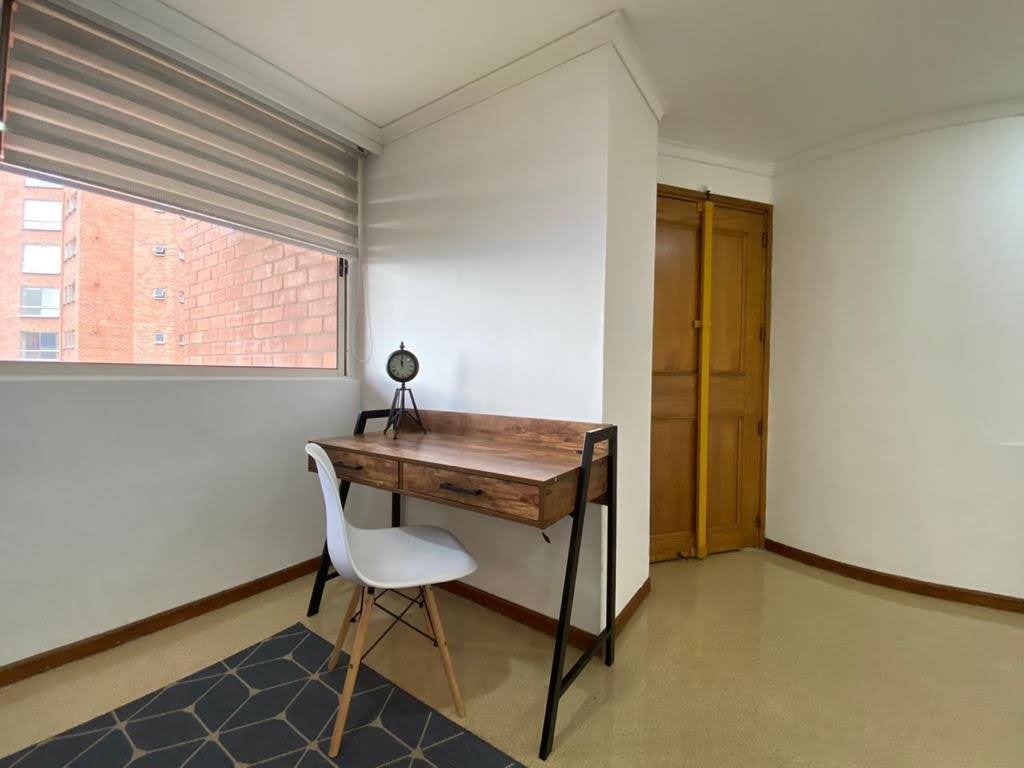 Spacious 3-Bedroom Apartment in Prime Provenza Location, Poblado — imagen 3