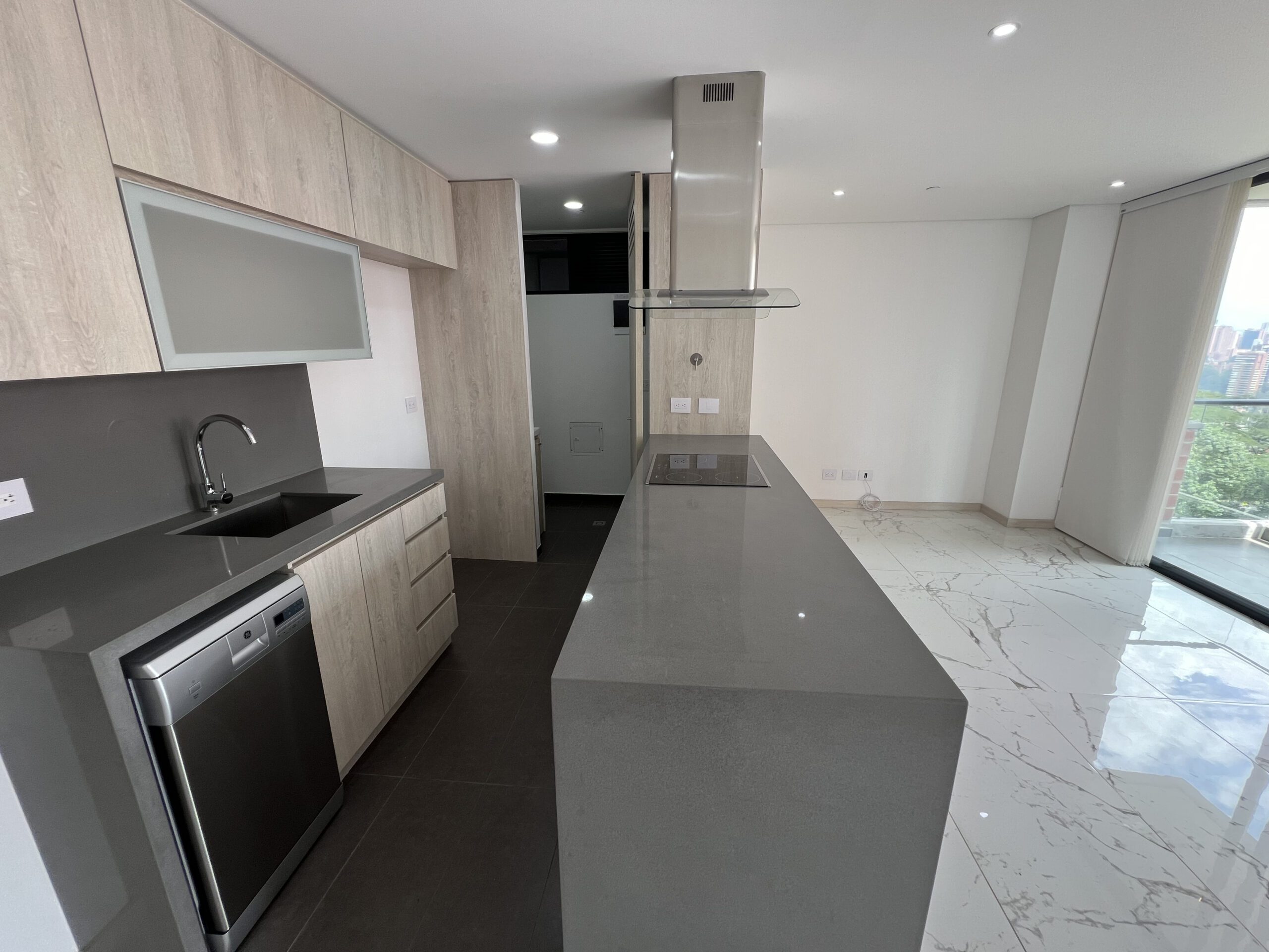 New Modern Three Bedroom Apartment in Las Palmas Area – Medellin — imagen 3