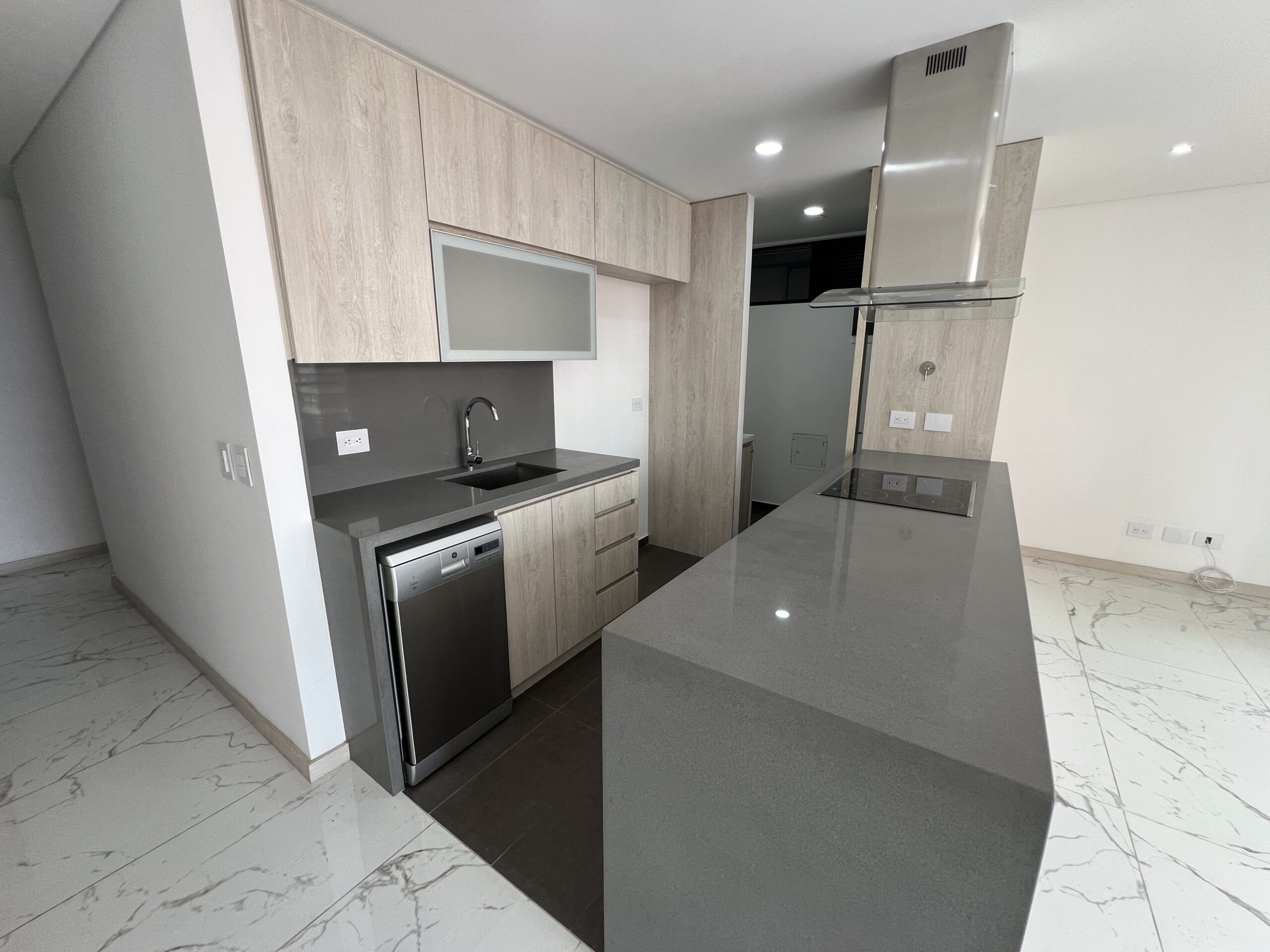 New Modern Three Bedroom Apartment in Las Palmas Area – Medellin — imagen 4