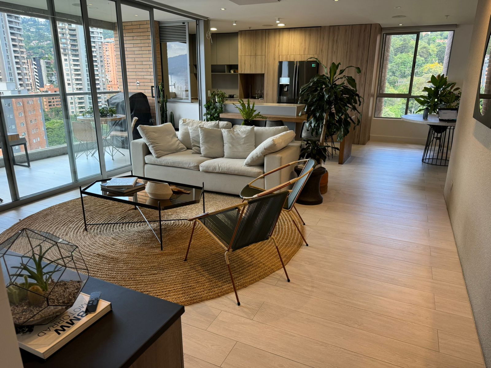 Renovated Unit – Provenza Location With Amazing View — imagen 4