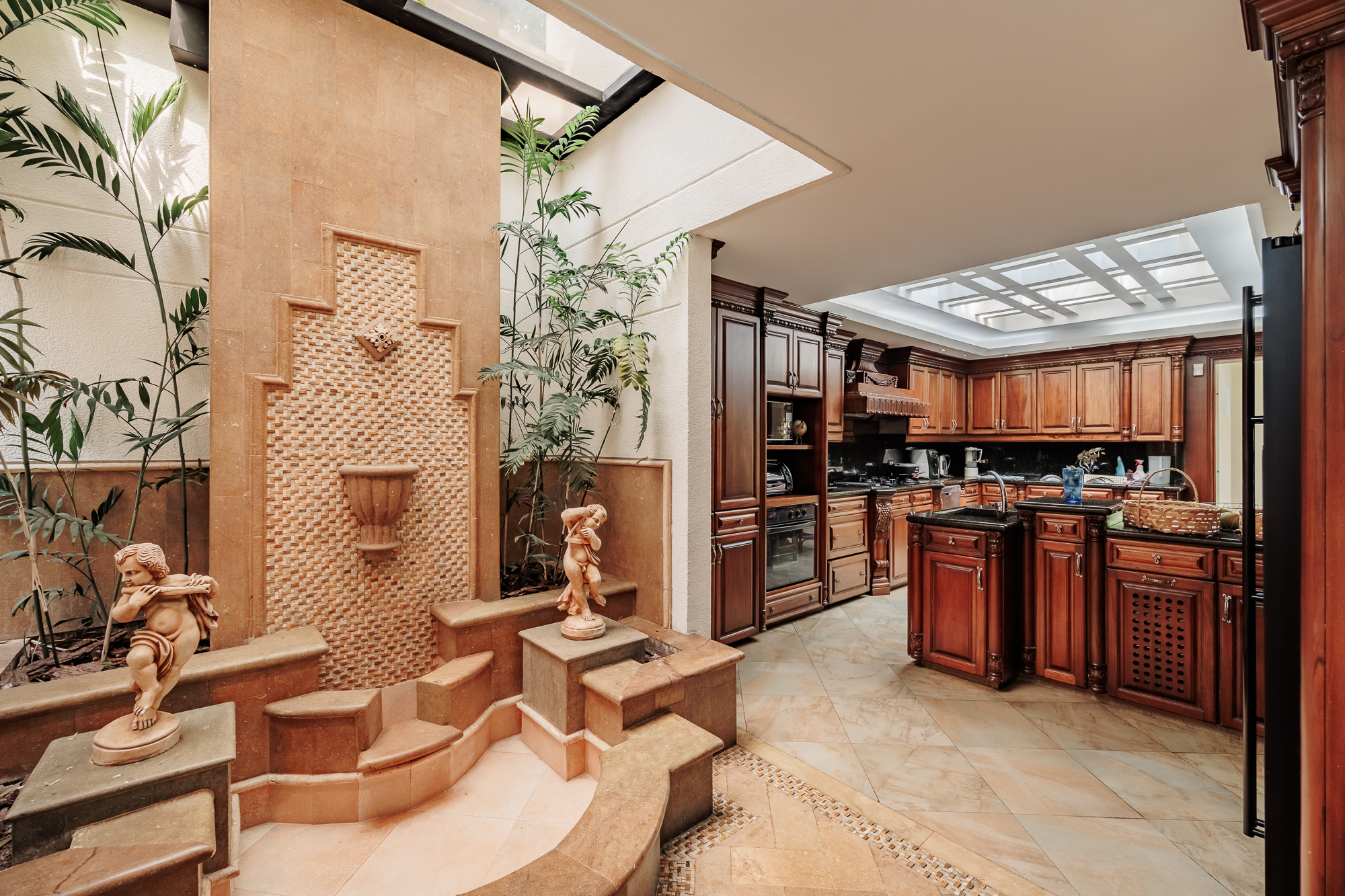 Immense 6 Bedroom House For Sale In El Poblado — imagen 3