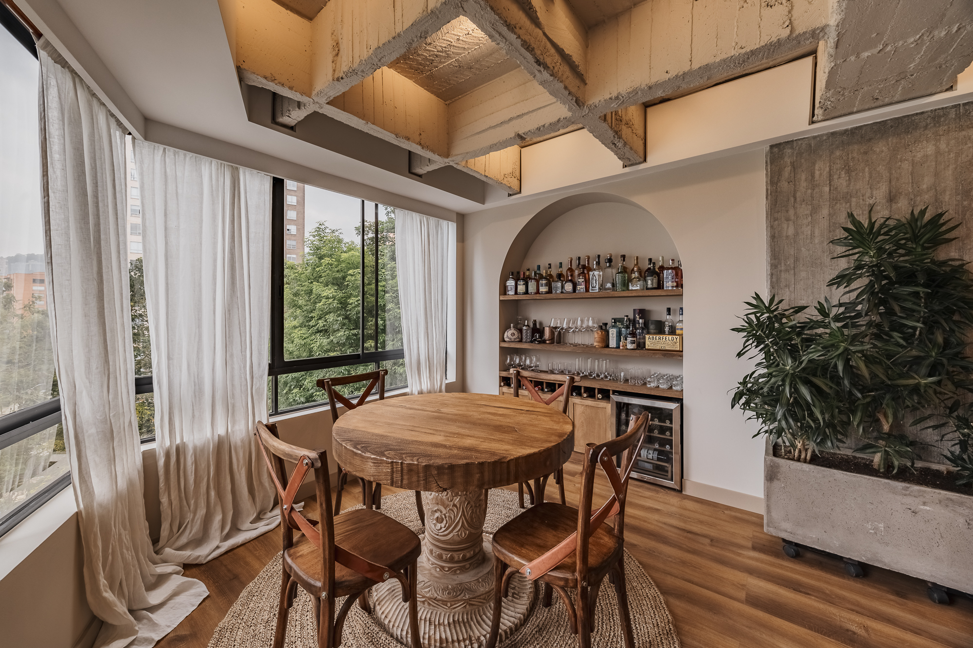 Furnished Classy Industrial 2 Bedroom Condo Steps Away To Provenza [El Poblado] — imagen 3