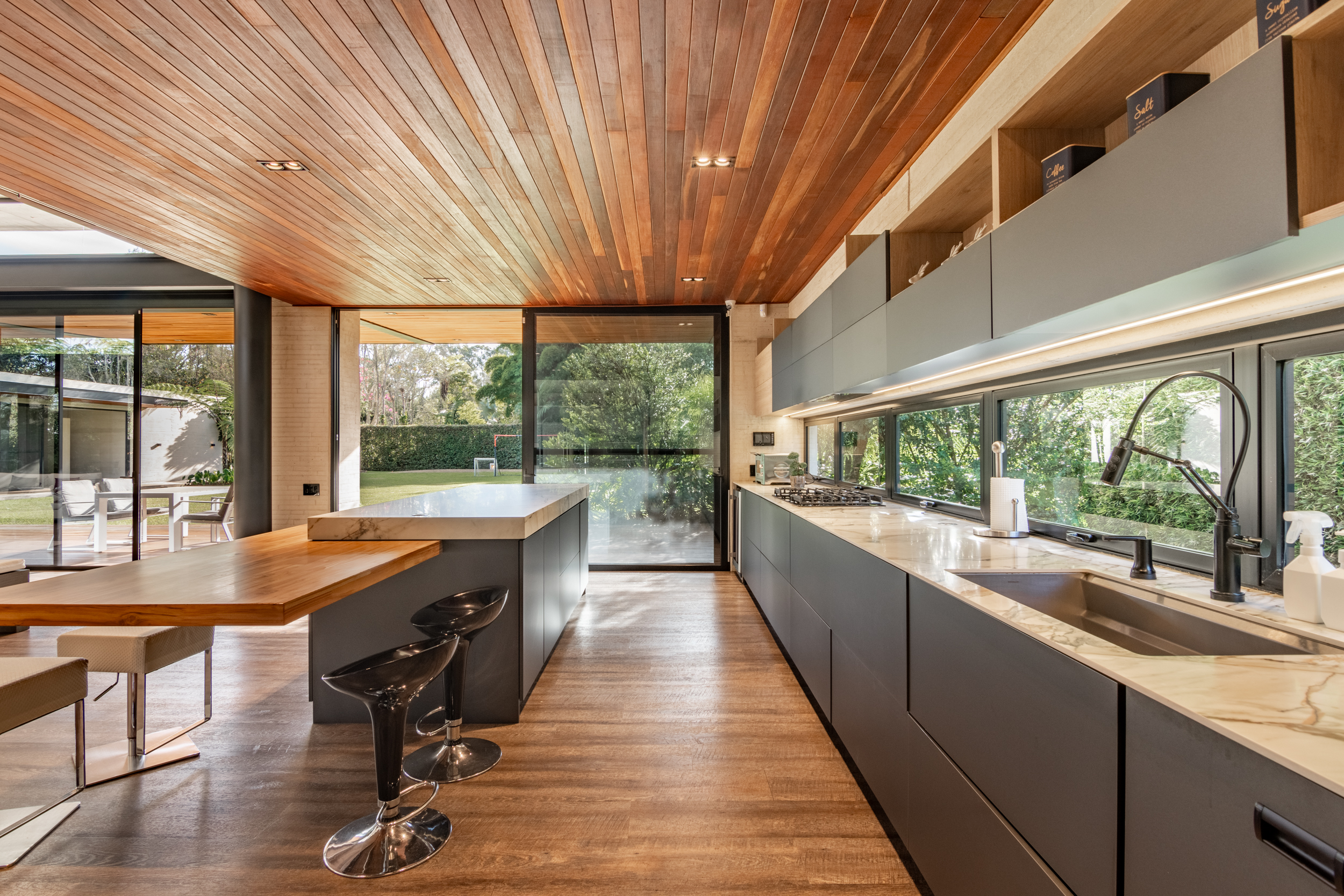 Llanogrande Luxury House Close to The Airport [ALH Design] — imagen 1