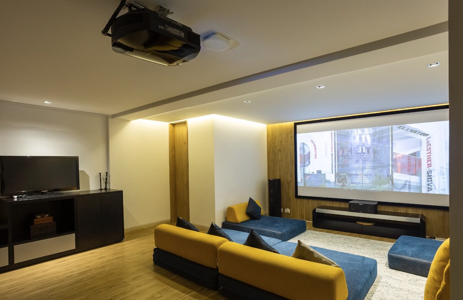 Two-Level Magnificent House with 5 Bedrooms in the Colombian Coffee Region [Pereira – Cerritos] — imagen 4