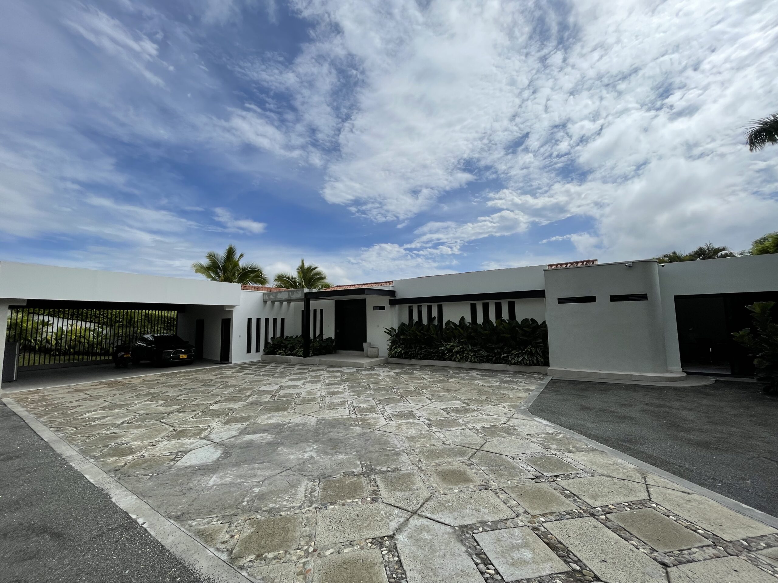 Malabar 4 Bedroom Luxurious House Located in the Colombian Coffee Region [Pereira – Cerritos] — imagen 1