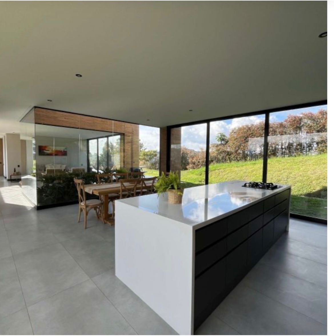 Stunning Luxury Three-Bedroom House, Located in Las Palmas. — imagen 3