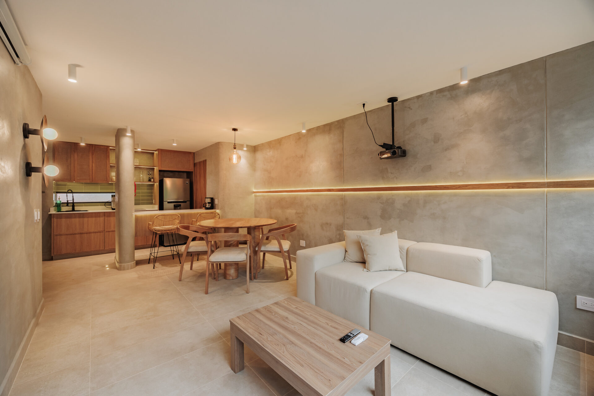 Fully Remodeled Two Bedroom Apartment in the Heart of Poblado — imagen 3