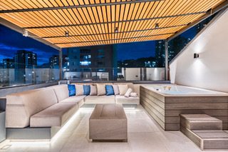 Duplex Penthouse in Poblado with Luxury Finishes — imagen 3