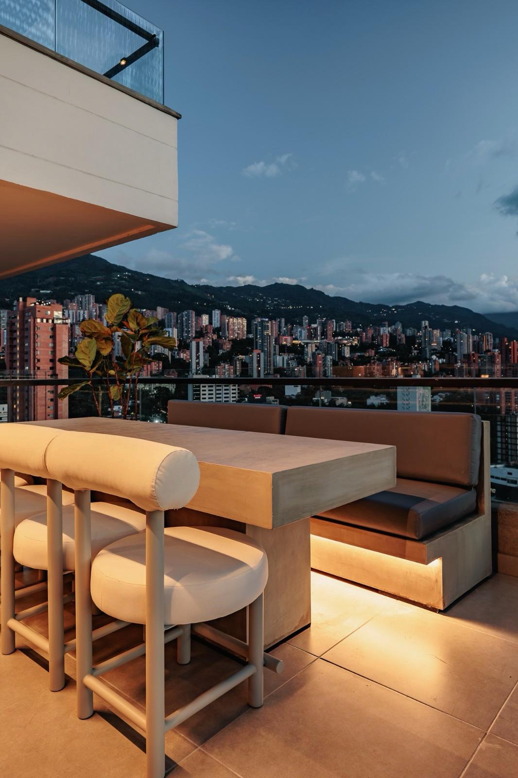Two-bedroom Masterpiece Condo with High-end Finishes in Lalinde, El Poblado – Medellin — imagen 3