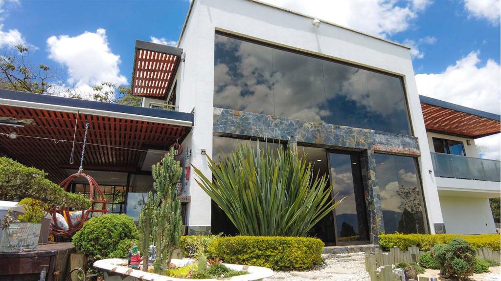 Luxurious House With Unbeatable Views Located In Los Balsos, El Poblado — imagen 3