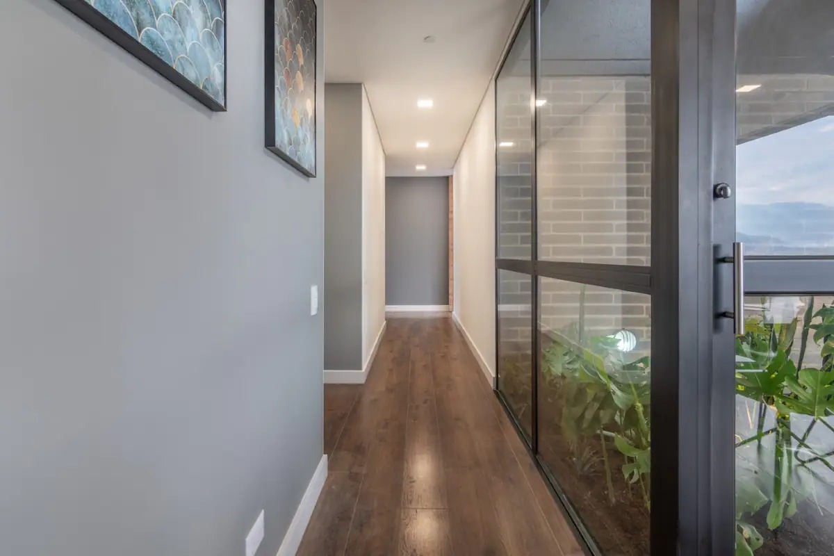 Spacious 3-bedroom Apartment with City Views in Lalinde, El Poblado – Medellin — imagen 4