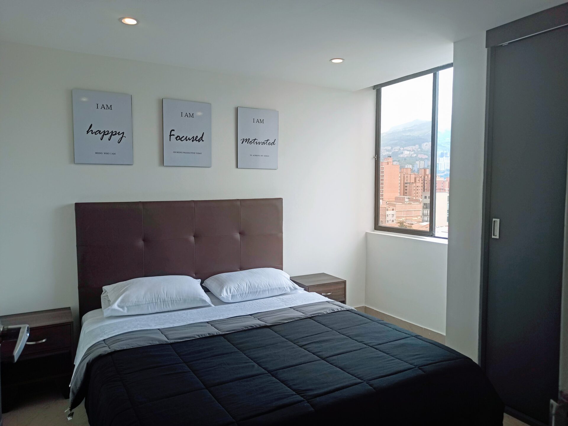 Exceptional Fully Renovated Apartment in “La 70” / Laureles — imagen 3