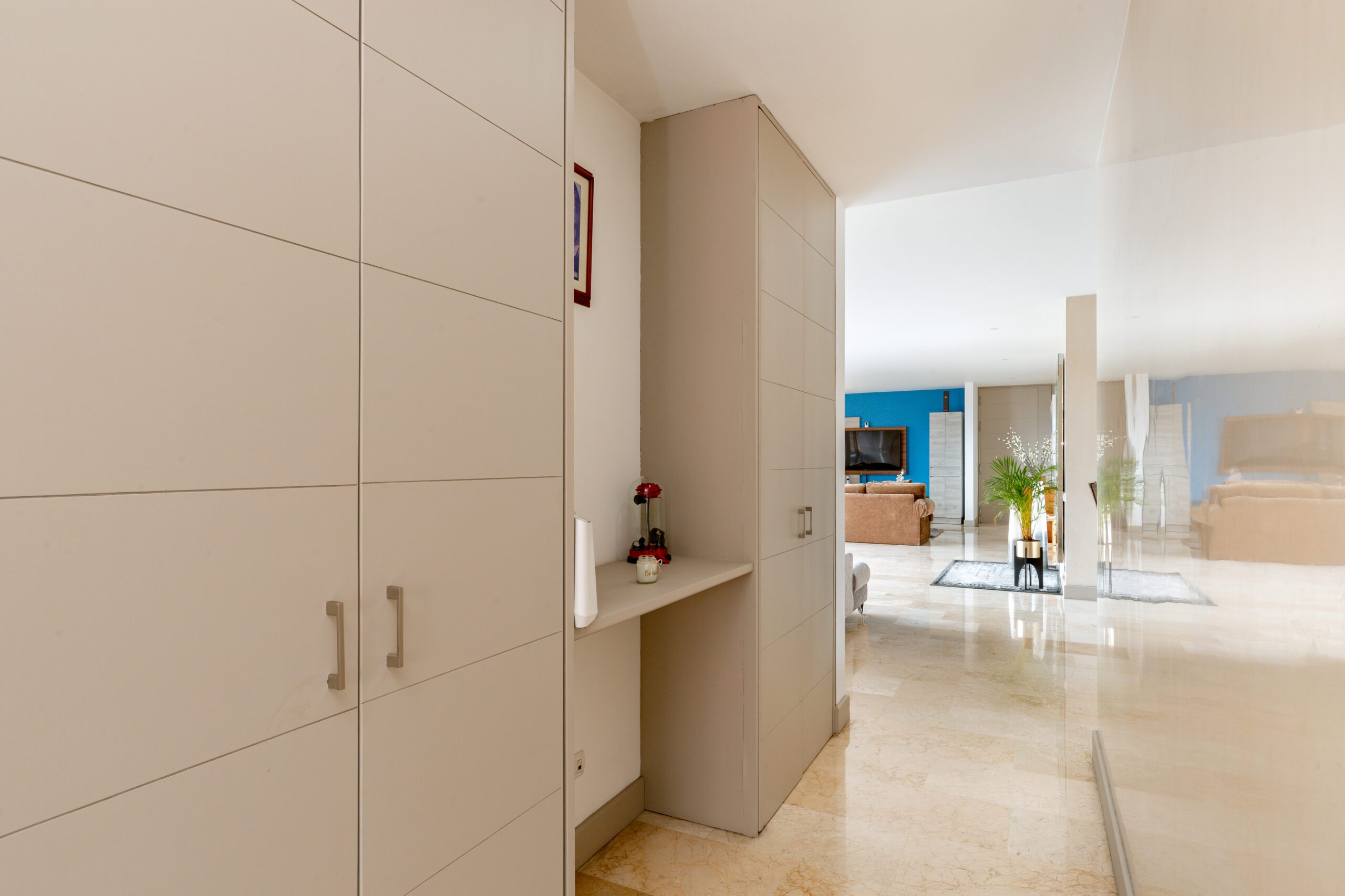 Huge Three Bedroom Condo Located In The Heart Of Poblado — imagen 3