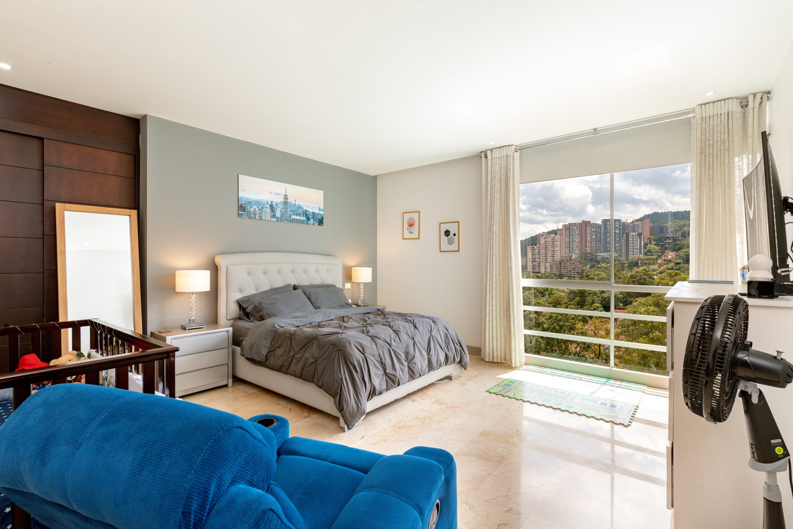 Huge Three Bedroom Condo Located In The Heart Of Poblado — imagen 4