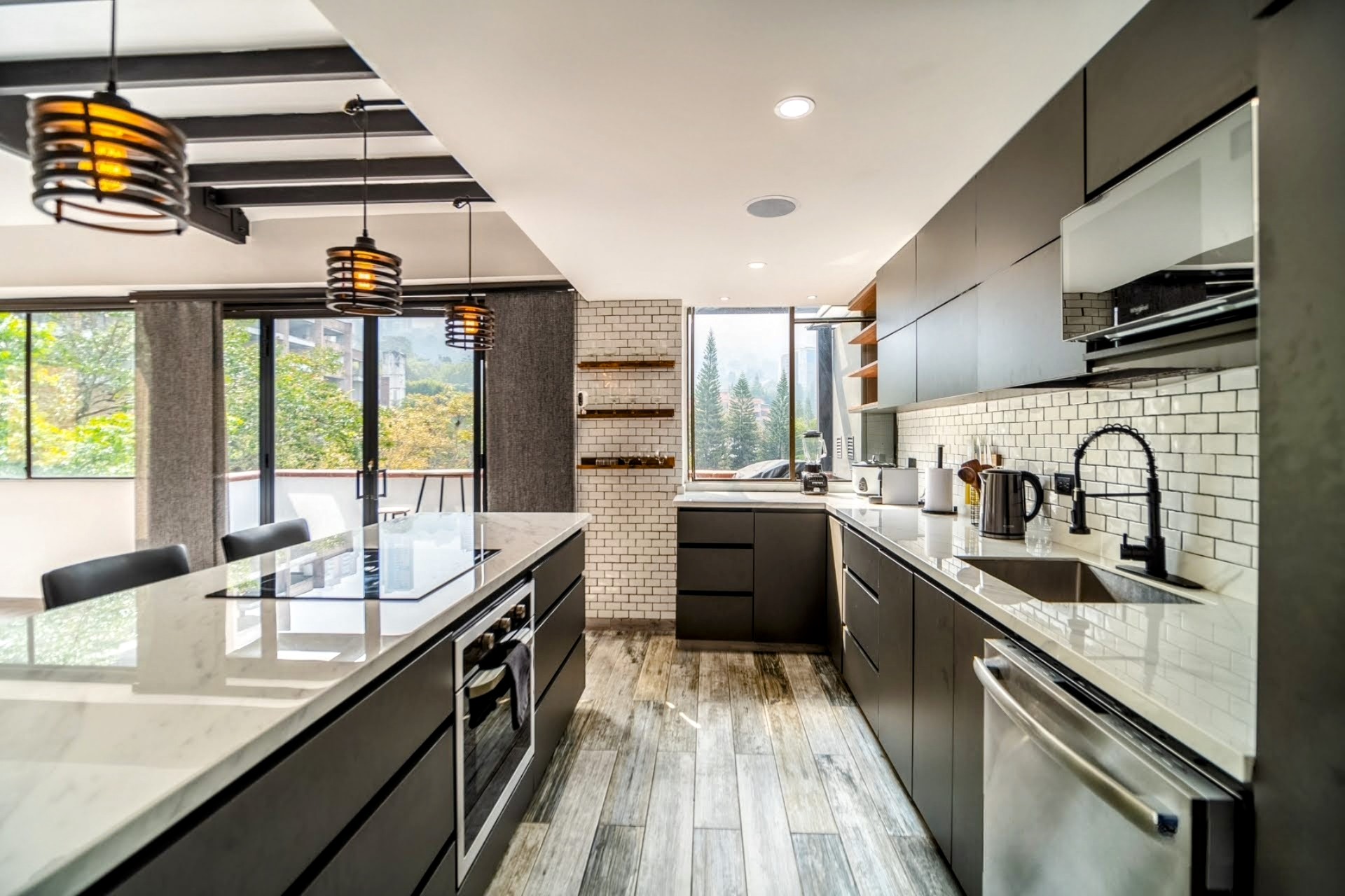 Turnkey Duplex Penthouse Located in Las Lomas — imagen 4