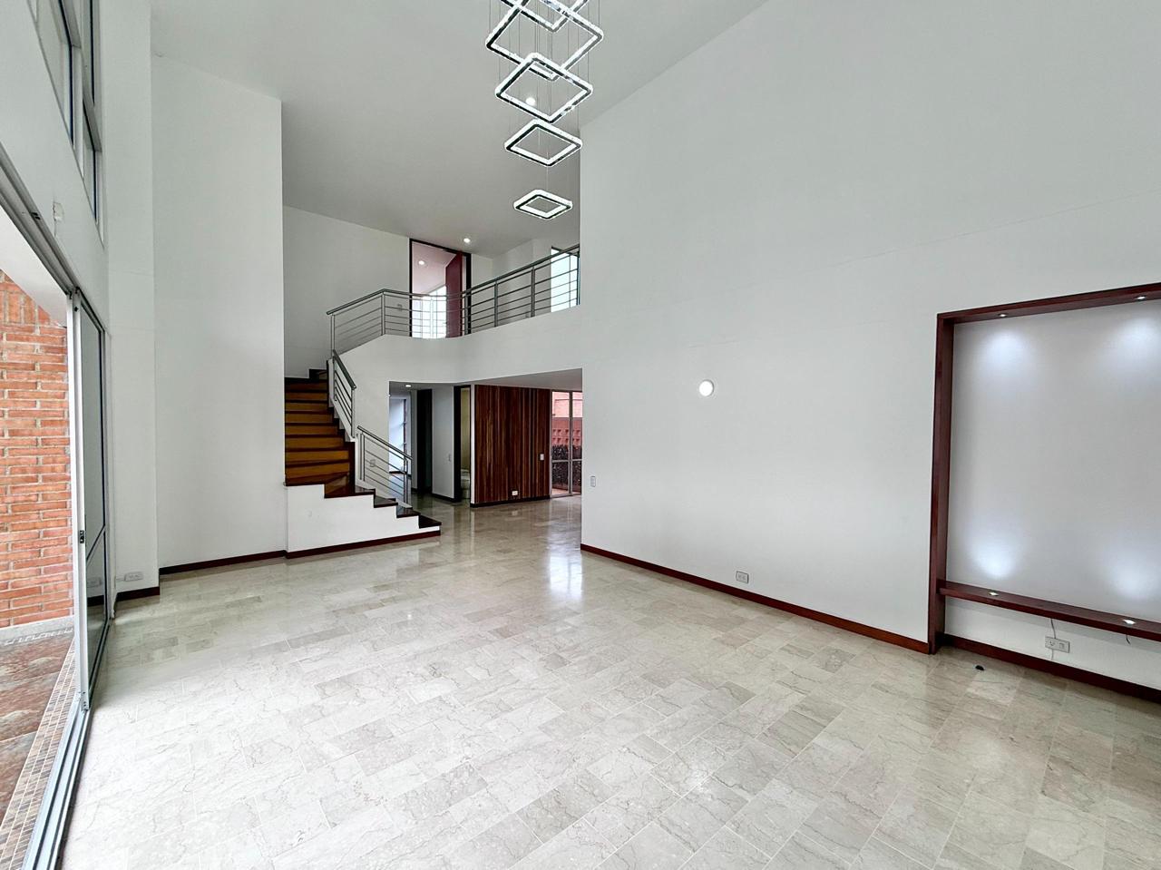 Spacious 3-Bedroom Apartment with Full Amenities in Envigado — imagen 3