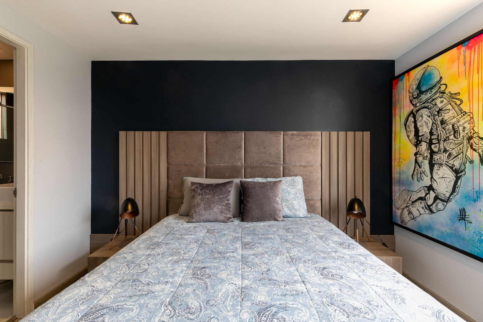 Provenza Furnished Two Bedroom Apartment with City Views — image 3