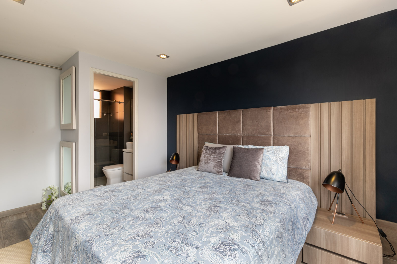 Provenza Furnished Two Bedroom Apartment with City Views — image 4