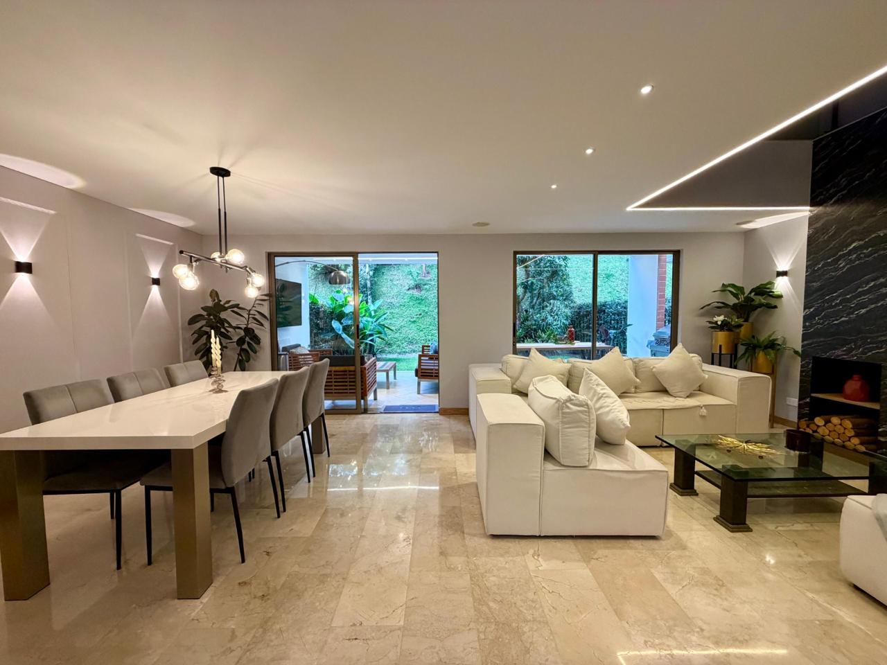 Spacious 4-Bedroom Renovated House With Great Amenities — imagen 3