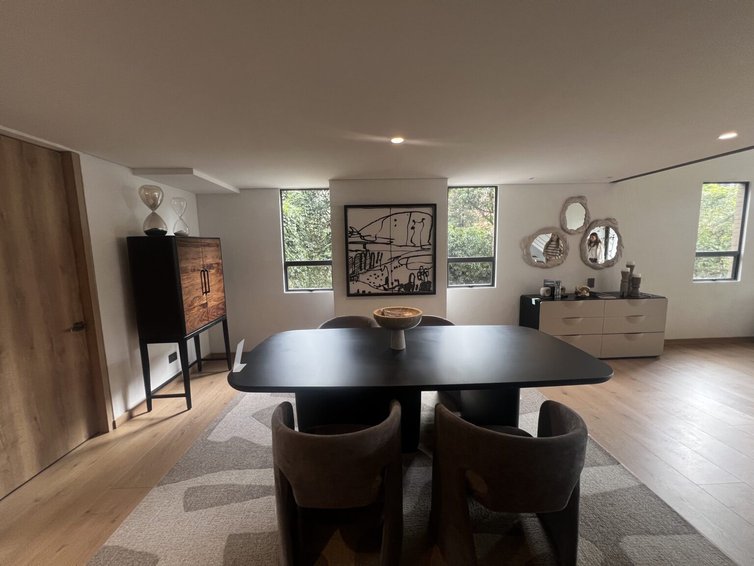 Curated visual reference: Luxury Private Balcony Apartment Design Reference: Modern Duplex Apartment With Spacious Balcony Luxury Finishes